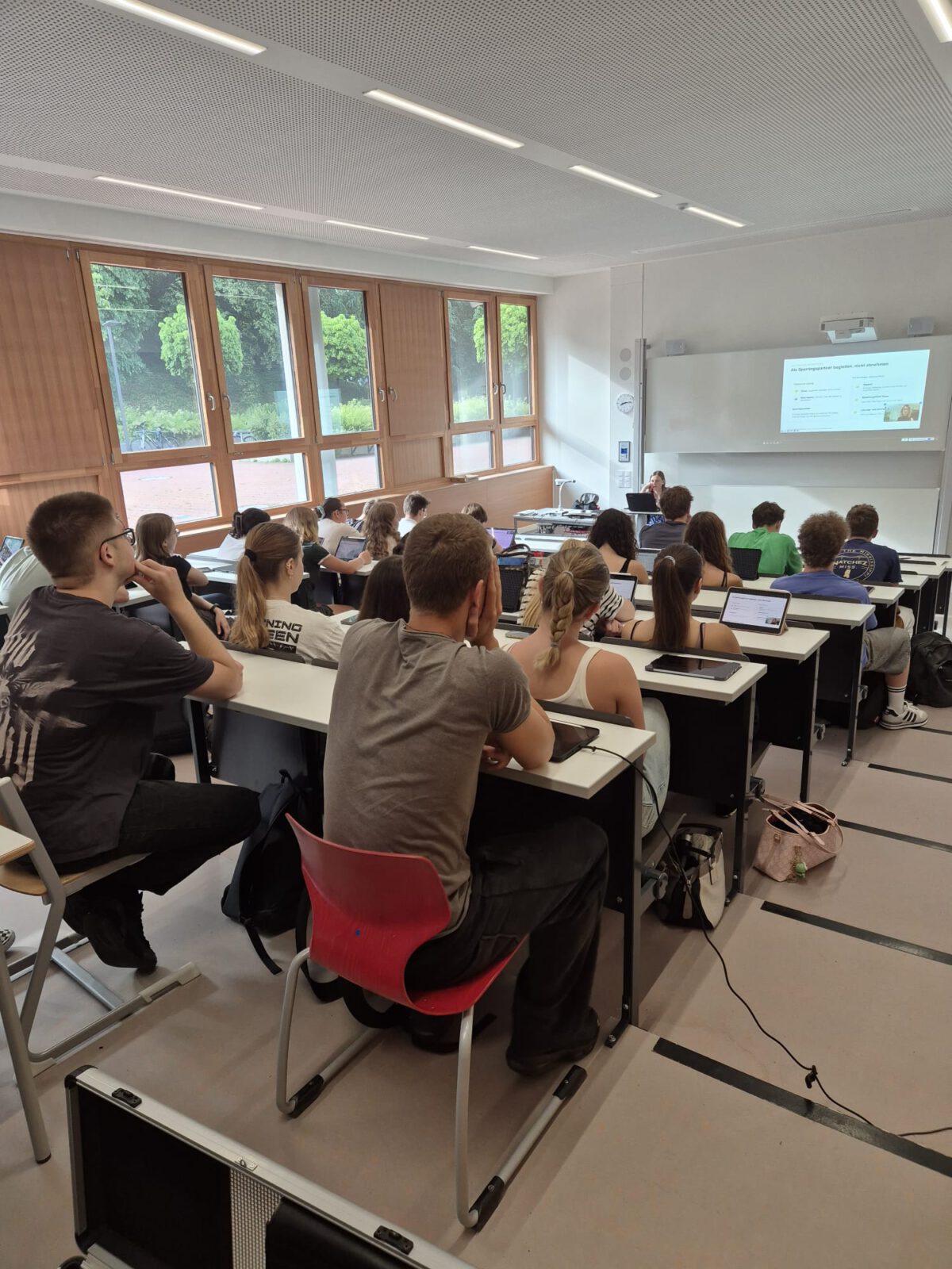 Coaching mit Weitblick – 11. Klässler bereiten die Wissenschaftswoche vor